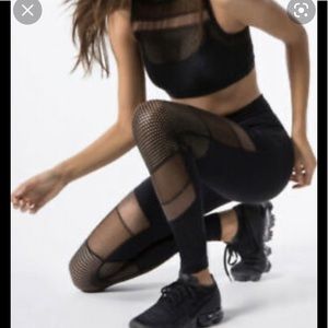 Beyond Yoga Black Mesh SET